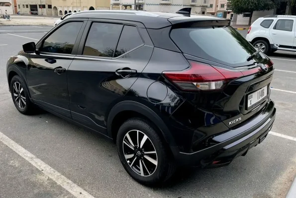 nissankicks24blackbackside