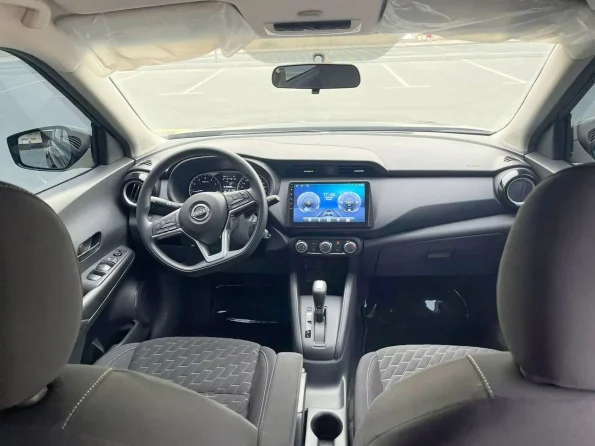 nissankicks24blackinterior