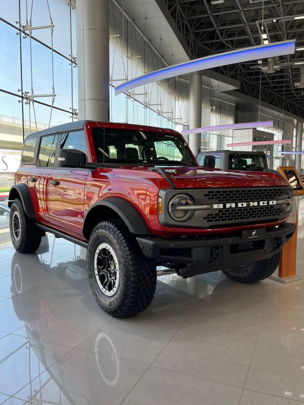 fordbroncowildtrackrentaldubaifront