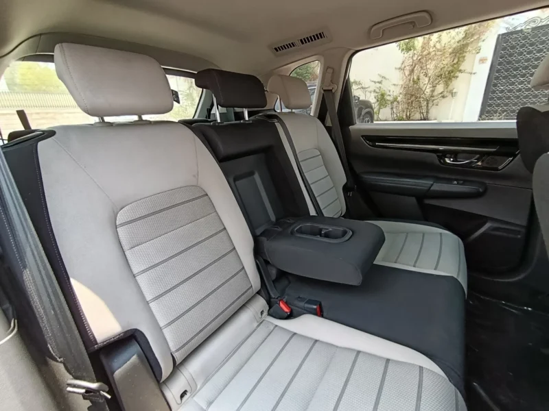 Hondacrvrentaldubaibyproxluxurybackseats