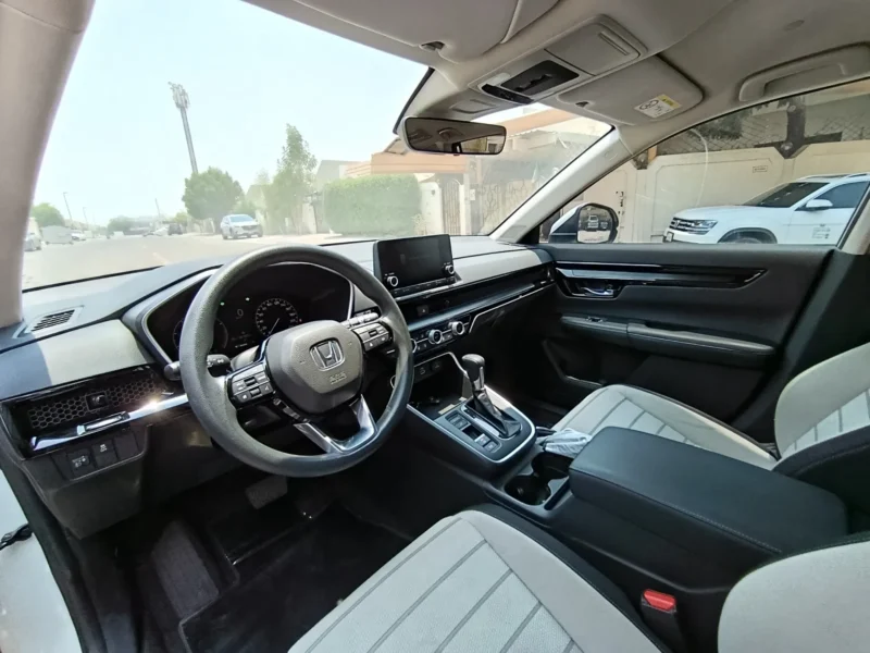 Hondacrvrentaldubaibyproxluxuryfrontinterior