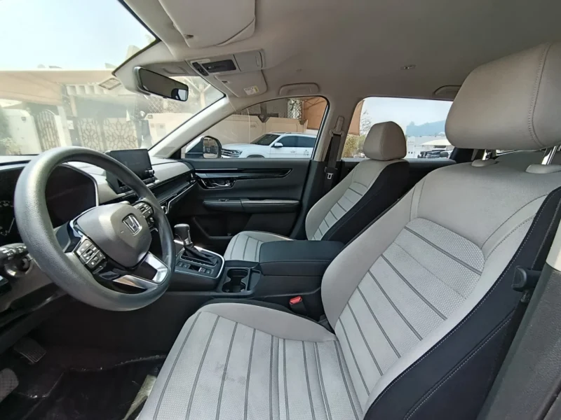 Hondacrvrentaldubaibyproxluxuryfrontseats