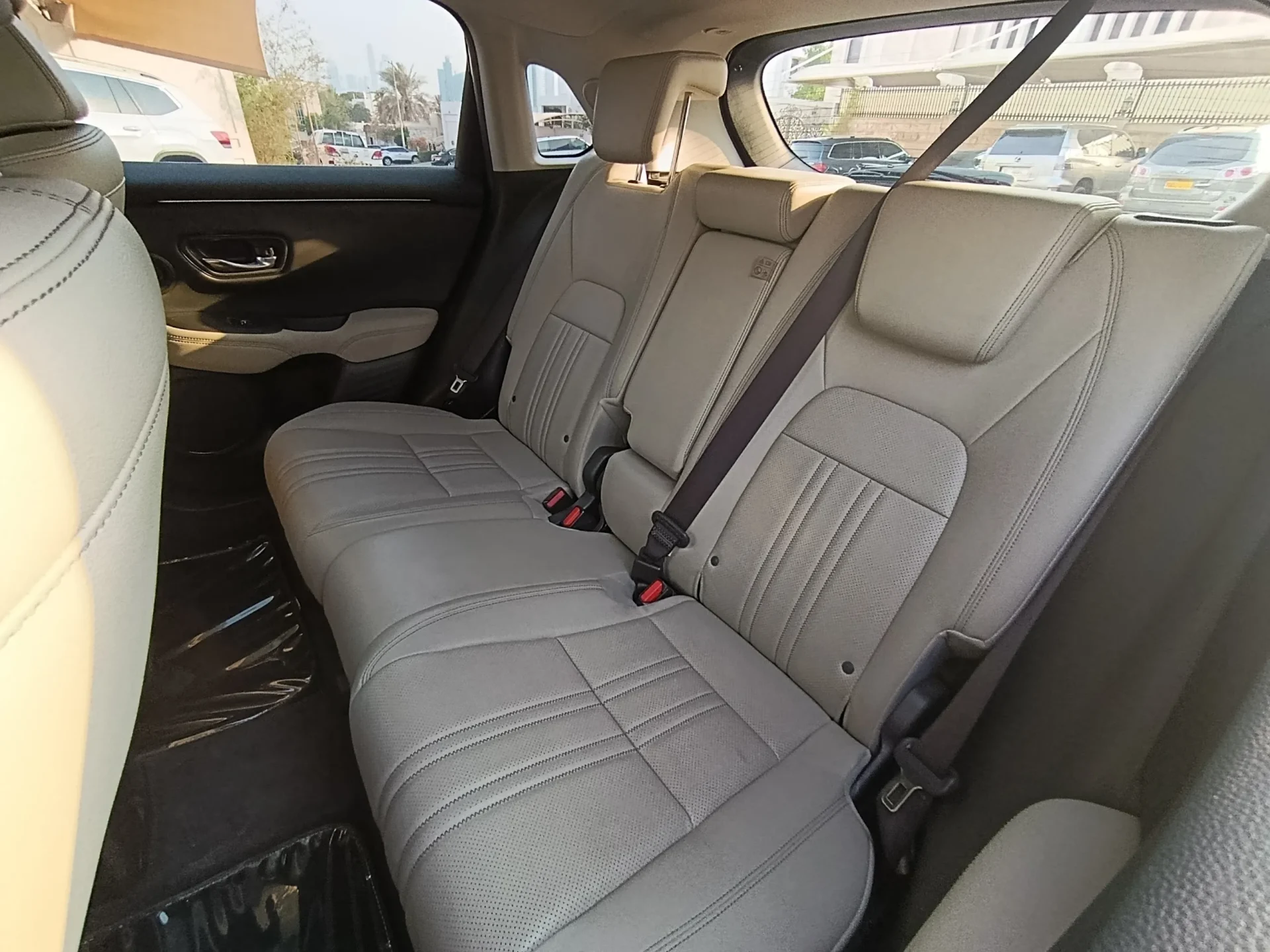 Hondazrvrentaldubaibyproxluxurybackseats