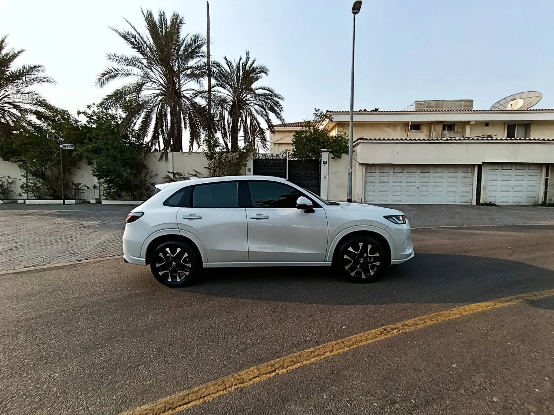 Hondazrvrentaldubaibyproxluxurysv