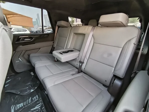 Gmcyukonelevationrentaldubaibyproxluxury3rdrowseating