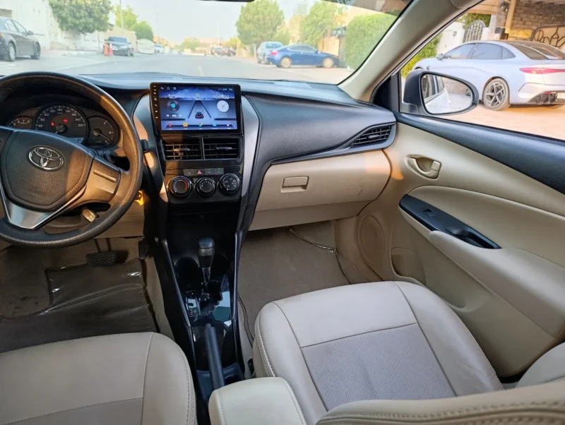 Toyotayarisrentaldubaibyproxfrntseats