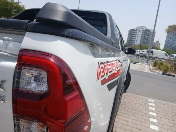 Toyotahiluxrentaldubaibyproxluxuryrentalsadventurecloseup min