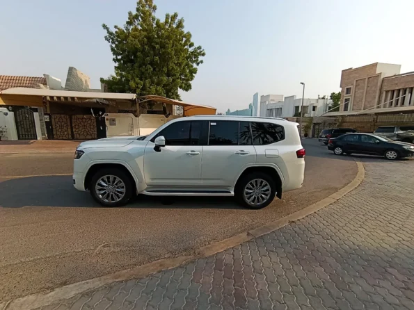 Landcruisergxrrentaldubaibyproxluxurysv