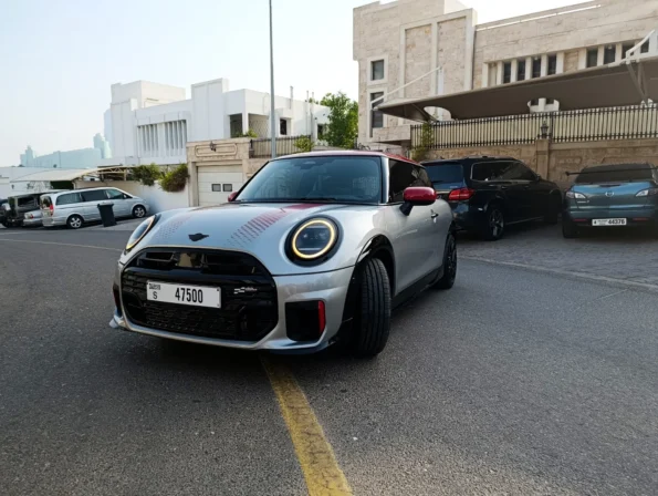 Minicooperrentaldubaibyproxluxurysvfi