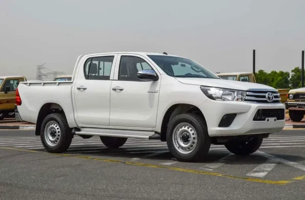 Toyotahiluxdoublecabinwhitewologo